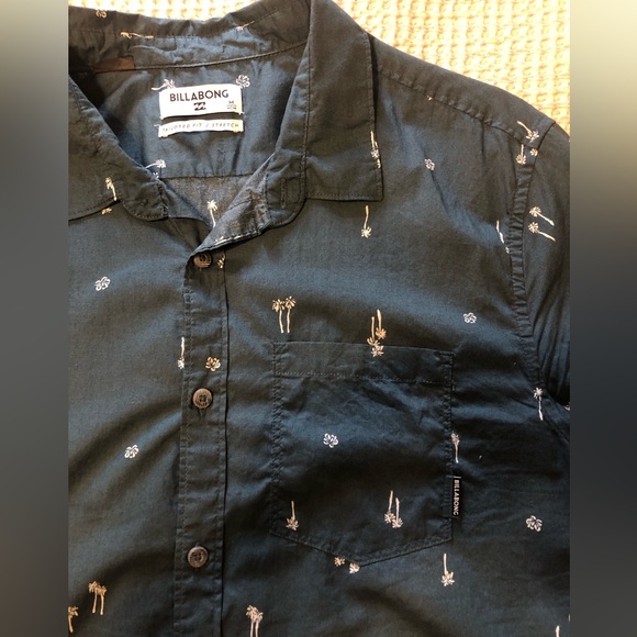 Billabong Button Up - Picture 2 of 3